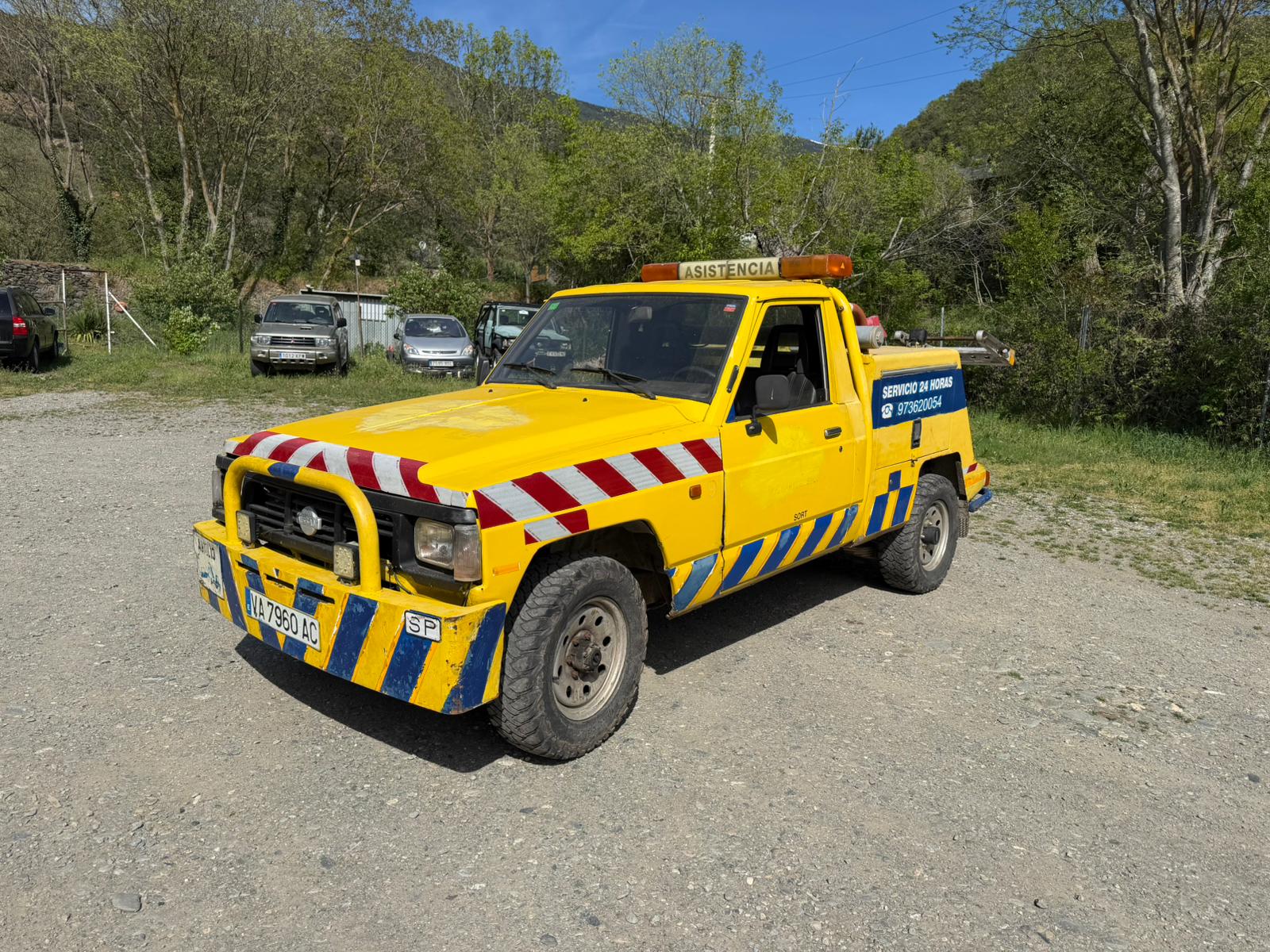 Nissan Patrol RD28 de Tallers i Grues Dolcet, grua 4x4 atmosfèrica per a extraccions complexes