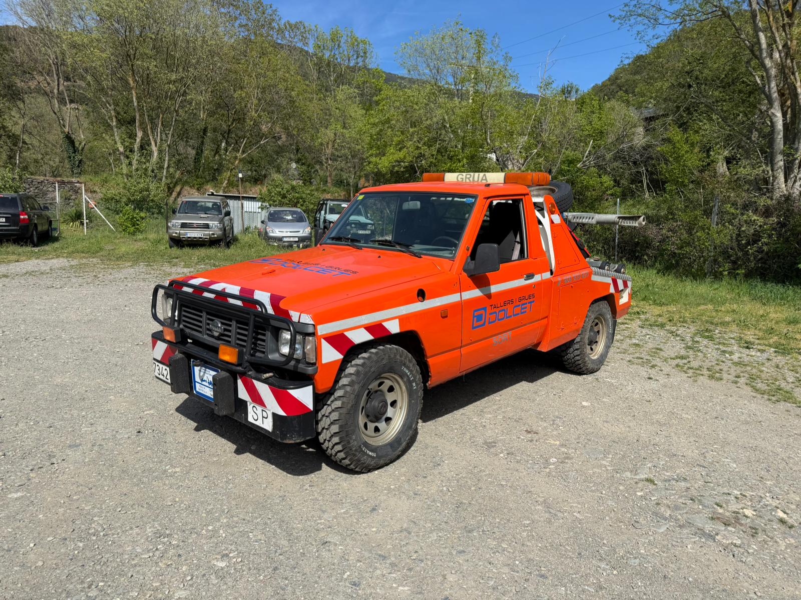 Nissan Patrol TD27 de Tallers i Grues Dolcet, grua 4x4 per a rescats i zones de difícil accés